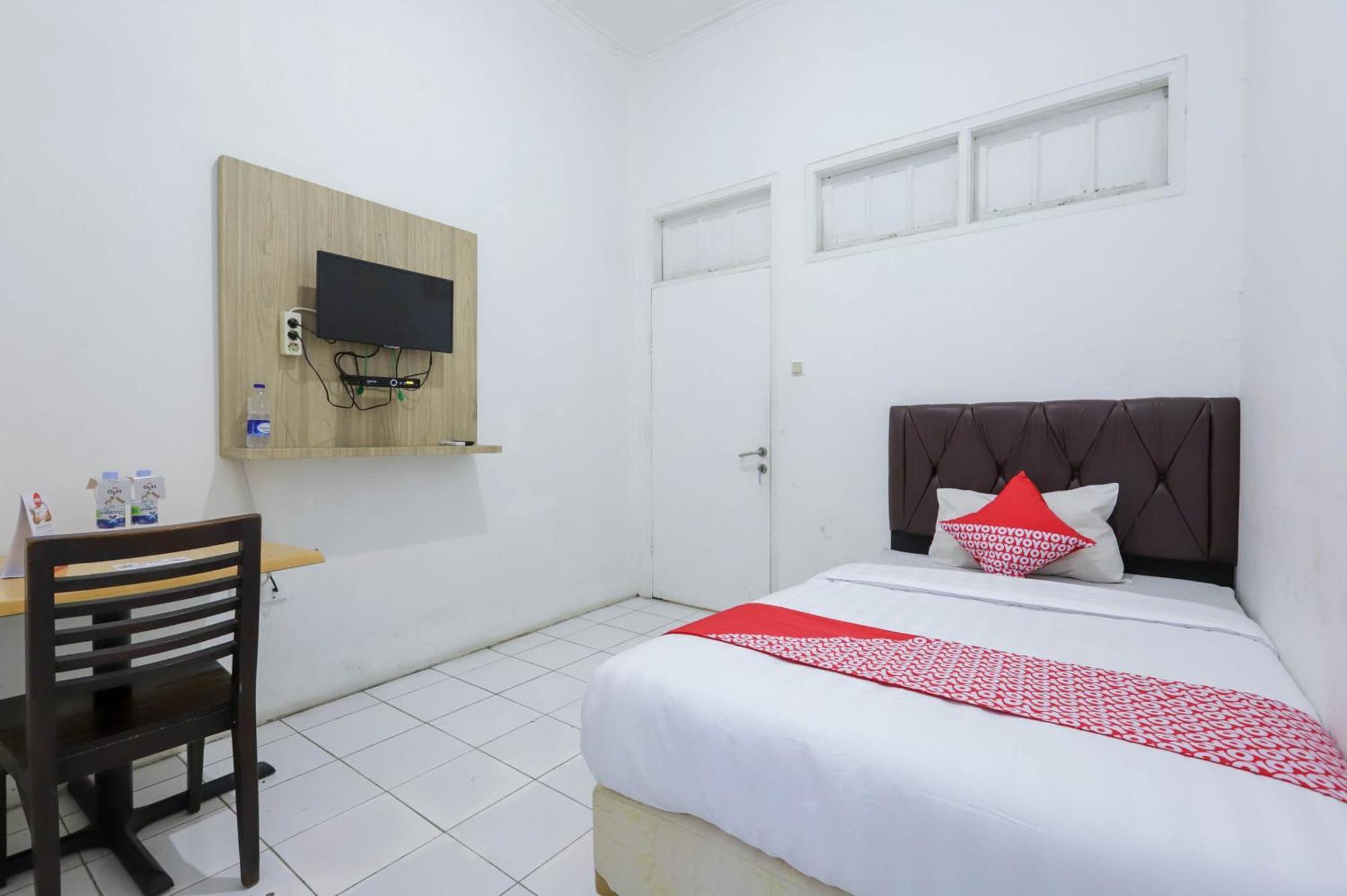 Oyo 1111 Pasar Baru Inn Jakarta Exterior foto
