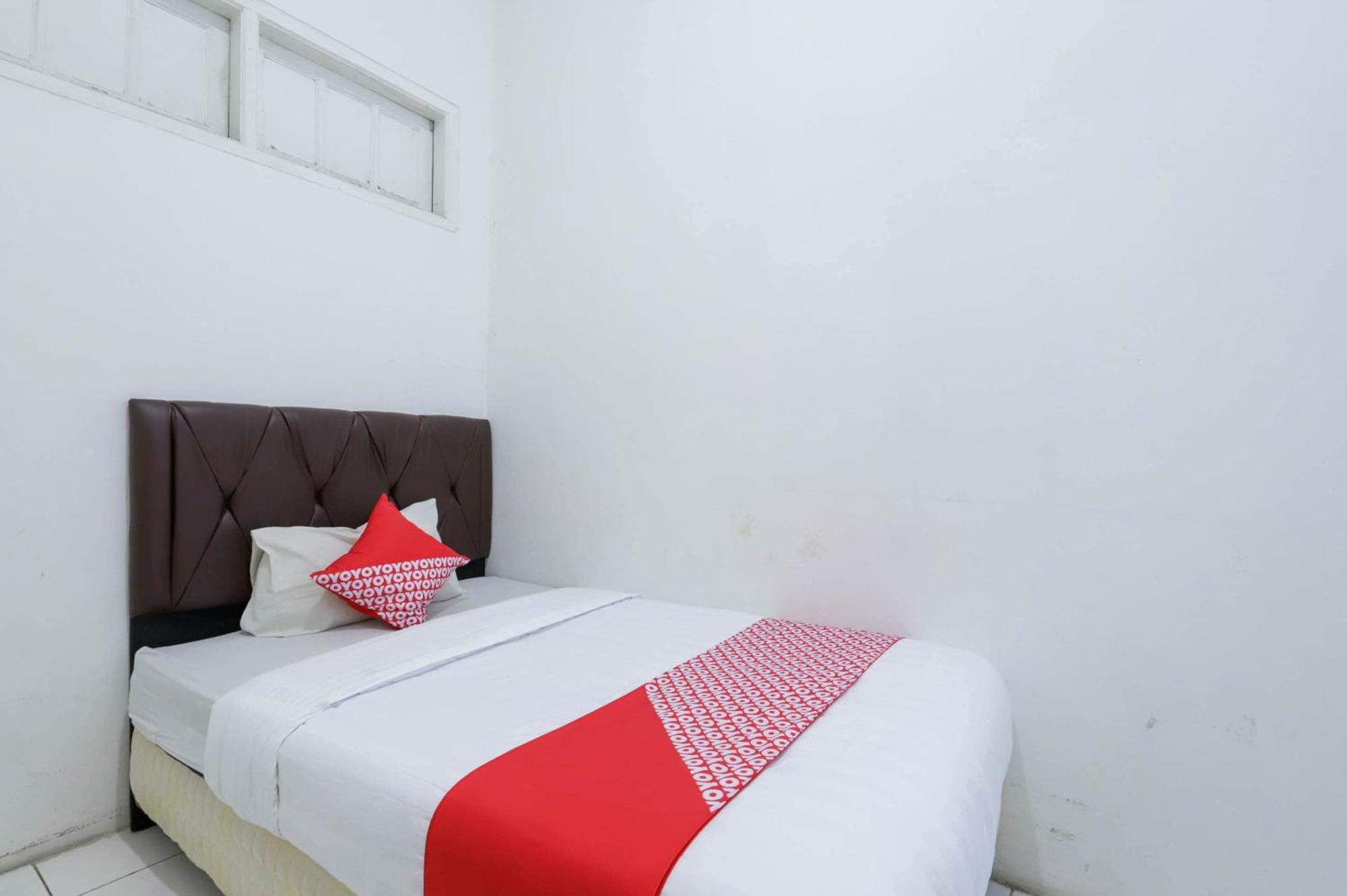 Oyo 1111 Pasar Baru Inn Jakarta Exterior foto